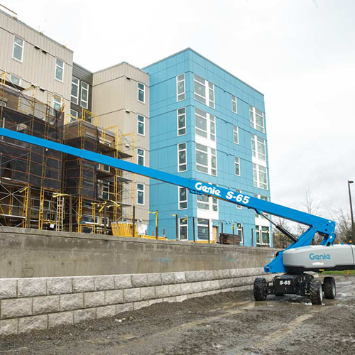 高空作业平台自行走直臂式S-65应用